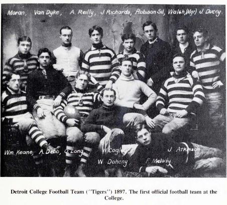 Early football teams at University of Detroit